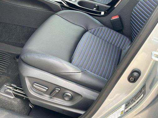 2025 Toyota Corolla Hybrid SE