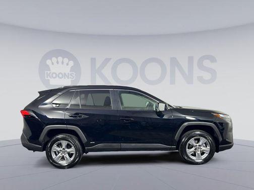 2025 Toyota RAV4 Hybrid SE