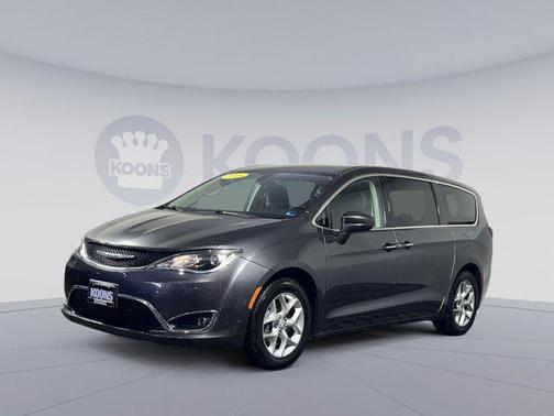 Granite Crystal Metallic Clearcoat 2019 Chrysler Pacifica Touring Plus