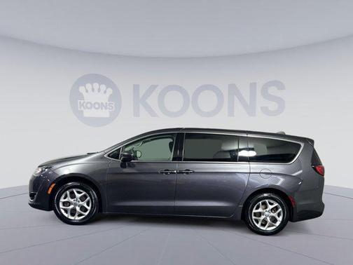 Granite Crystal Metallic Clearcoat 2019 Chrysler Pacifica Touring Plus