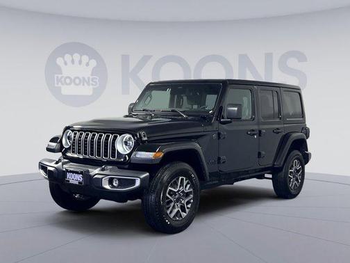 Black Clearcoat 2025 Jeep Wrangler 4-Door Sahara 4x4