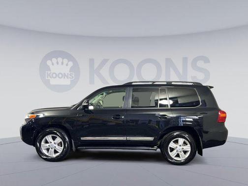 2015 Toyota Land Cruiser Base