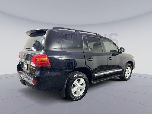 2015 Toyota Land Cruiser Base