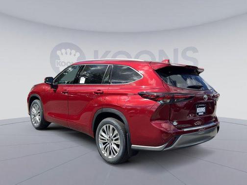 2025 Toyota Highlander Platinum
