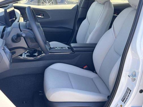 2025 Toyota Prius XLE