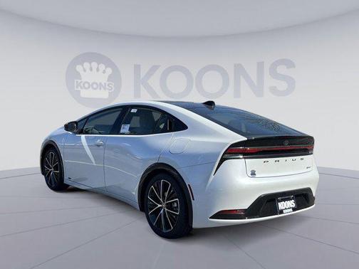 2025 Toyota Prius XLE