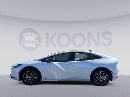 2025 Toyota Prius XLE