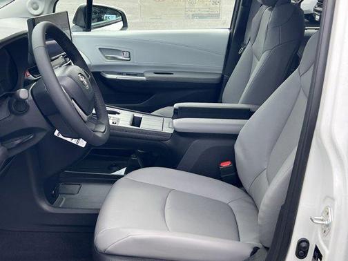 2025 Toyota Sienna XLE 7 Passenger