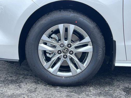 2025 Toyota Sienna XLE 7 Passenger
