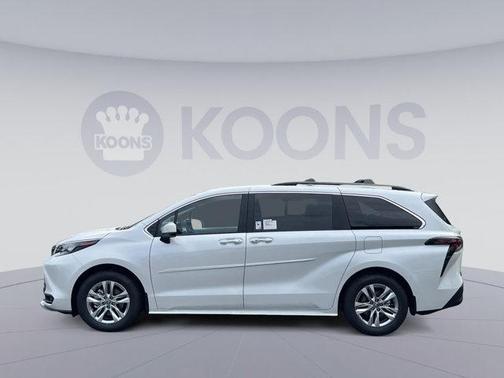 2025 Toyota Sienna XLE 7 Passenger
