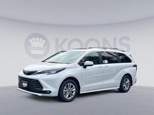 2025 Toyota Sienna XLE 7 Passenger