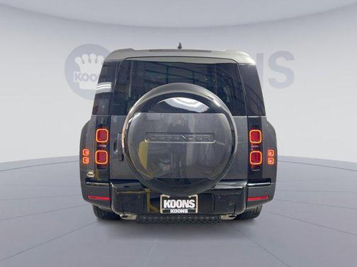 2025 Land Rover Defender 130 P300 S