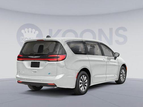 2024 Chrysler Pacifica Hybrid Select