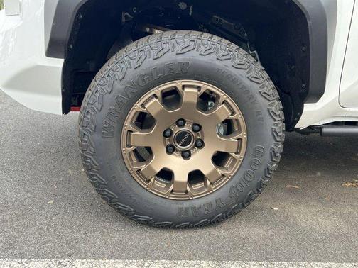 2025 Toyota Tacoma Hybrid Trailhunter