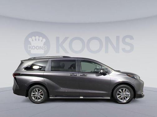 2024 Toyota Sienna XLE