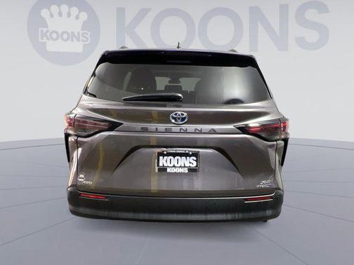 2024 Toyota Sienna XLE