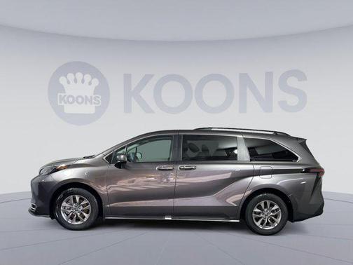 2024 Toyota Sienna XLE