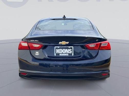 Blue Velvet Metallic 2018 Chevrolet Malibu LT