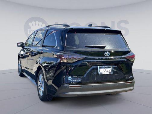 2025 Toyota Sienna XLE 7 Passenger