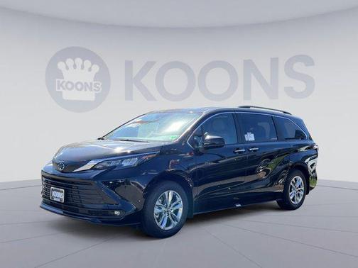 2025 Toyota Sienna XLE 7 Passenger