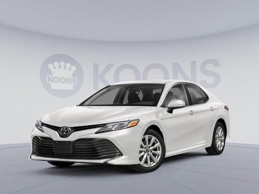 Super White 2018 Toyota Camry LE
