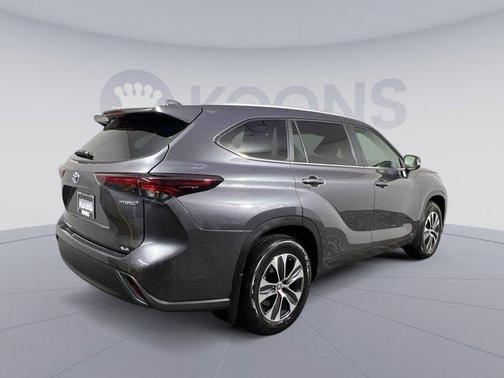 2024 Toyota Highlander Hybrid XLE