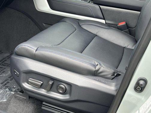 2025 Toyota Tundra Hybrid Platinum