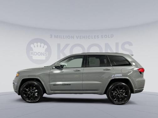Photo 2 of 26 of 2021 Jeep Grand Cherokee Laredo X
