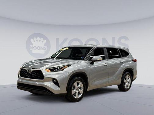 Celestial Silver Metallic 2025 Toyota Highlander LE