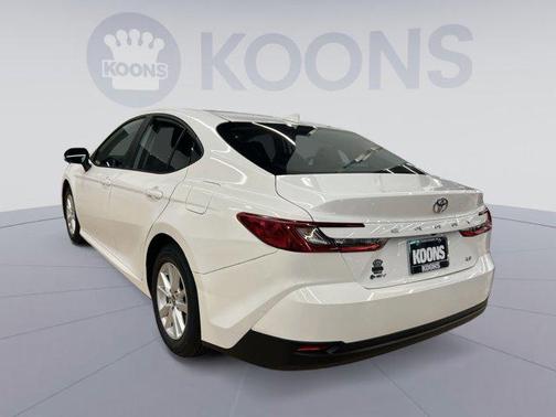 Ice Cap 2025 Toyota Camry LE