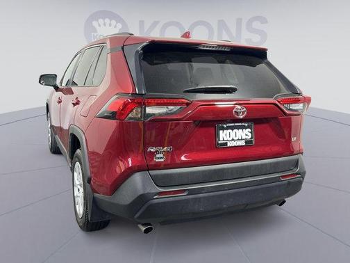 2021 Toyota RAV4 LE