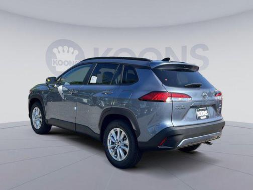 2025 Toyota Corolla Cross LE