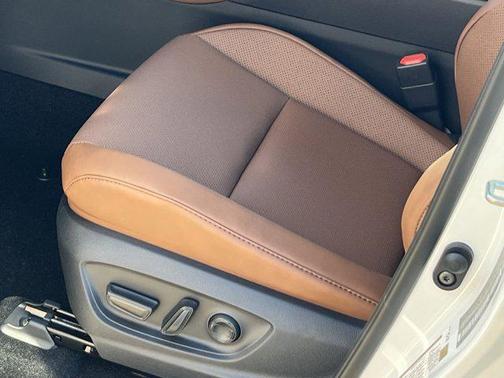 2025 Toyota Crown Signia Limited