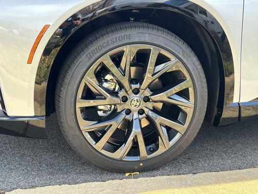 2025 Toyota Crown Signia Limited