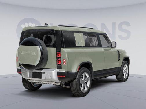 2025 Land Rover Defender 110 P300