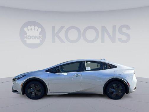 2025 Toyota Prius L