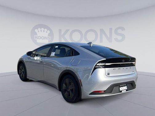 2025 Toyota Prius L