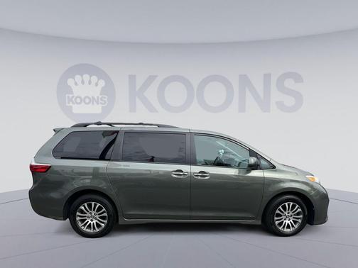 Alumina Jade Metallic 2018 Toyota Sienna XLE