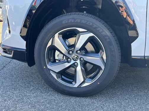 2025 Toyota RAV4 Hybrid SE