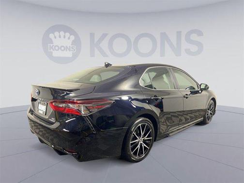 2024 Toyota Camry Hybrid SE