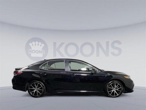 2024 Toyota Camry Hybrid SE