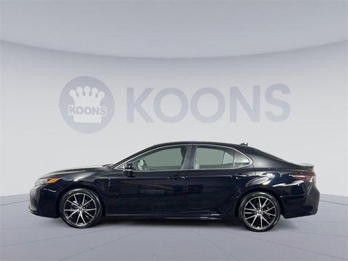 2024 Toyota Camry Hybrid SE
