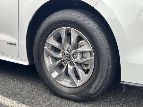 2021 Toyota Sienna LE