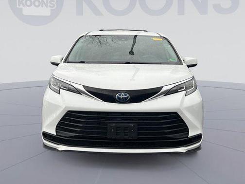 2021 Toyota Sienna LE