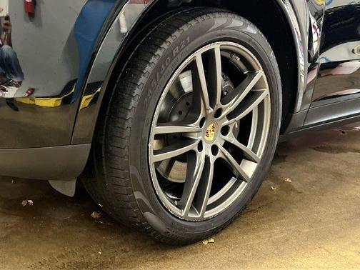 2022 Porsche Cayenne Cayenne