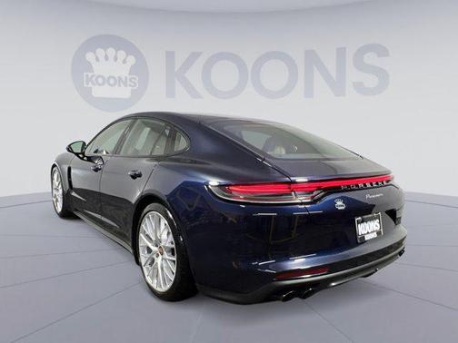2022 Porsche Panamera 4