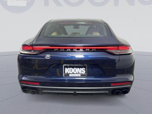 2022 Porsche Panamera 4