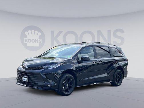 2025 Toyota Sienna Woodland Edition