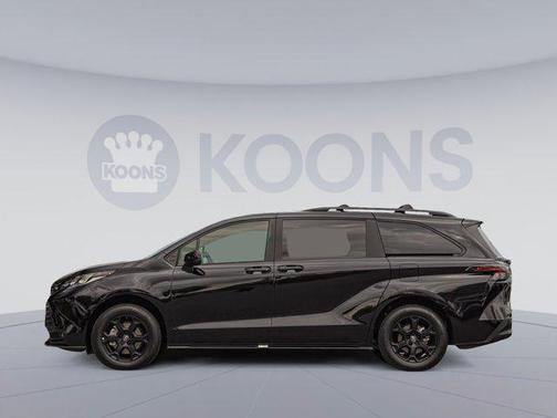 2025 Toyota Sienna Woodland Edition