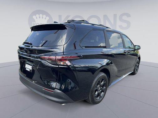 2025 Toyota Sienna Woodland Edition